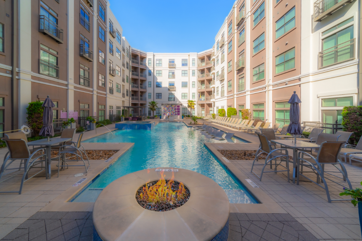3243, Stunning 2BR/2BTH apartment