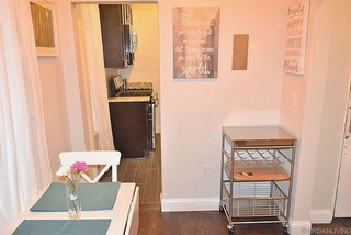 Upper West Side Large 1- 2 Bedroom Steps from Central Park/ Transit/ Shopping/ Fine Dining - Photo 3