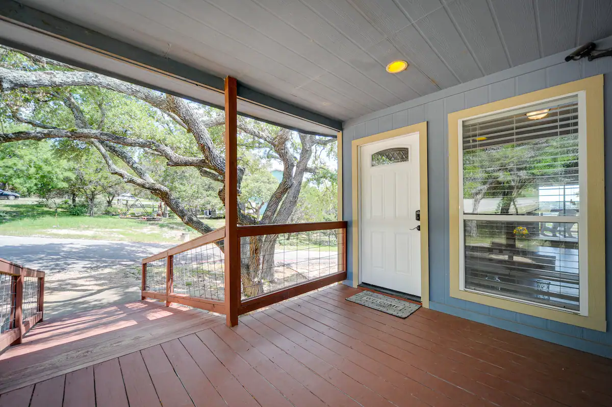 Canyon Springs - Cozy Home with Beautiful View of Canyon Lake - Photo 1