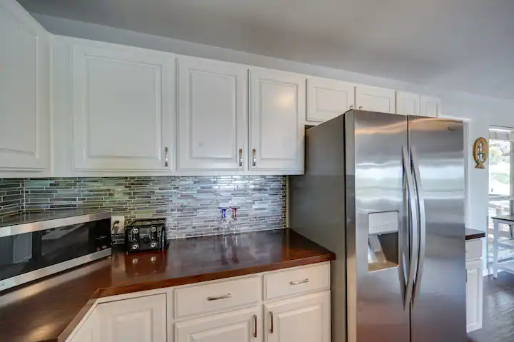 Canyon Springs - Cozy Home with Beautiful View of Canyon Lake - Photo 3