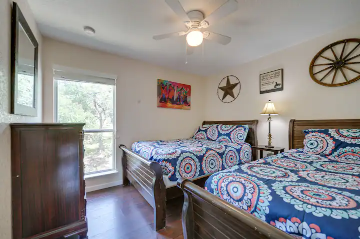 Canyon Springs - Cozy Home with Beautiful View of Canyon Lake - Photo 8