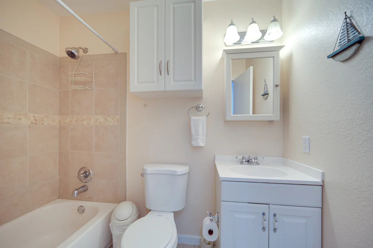 Canyon Springs - Cozy Home with Beautiful View of Canyon Lake - Photo 9