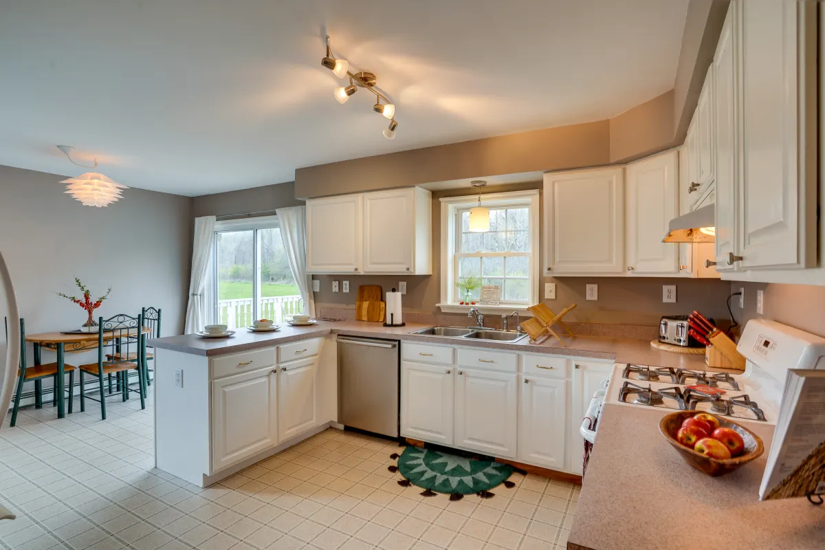 Country Retreat - Fully Furnished 5-Bedroom House Near Ithaca and Cortland - Photo 11