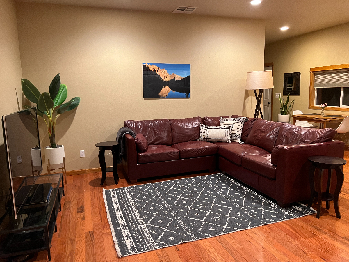 Quiet private oasis like the country yet minutes from Bend parkway for easy access to downtown and hospital - Photo 1