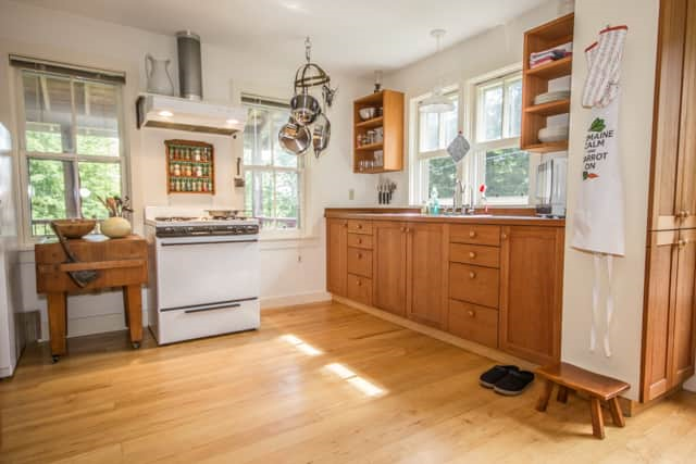 Adorable Cottage in the Heart of the Green Mountains - Photo 4