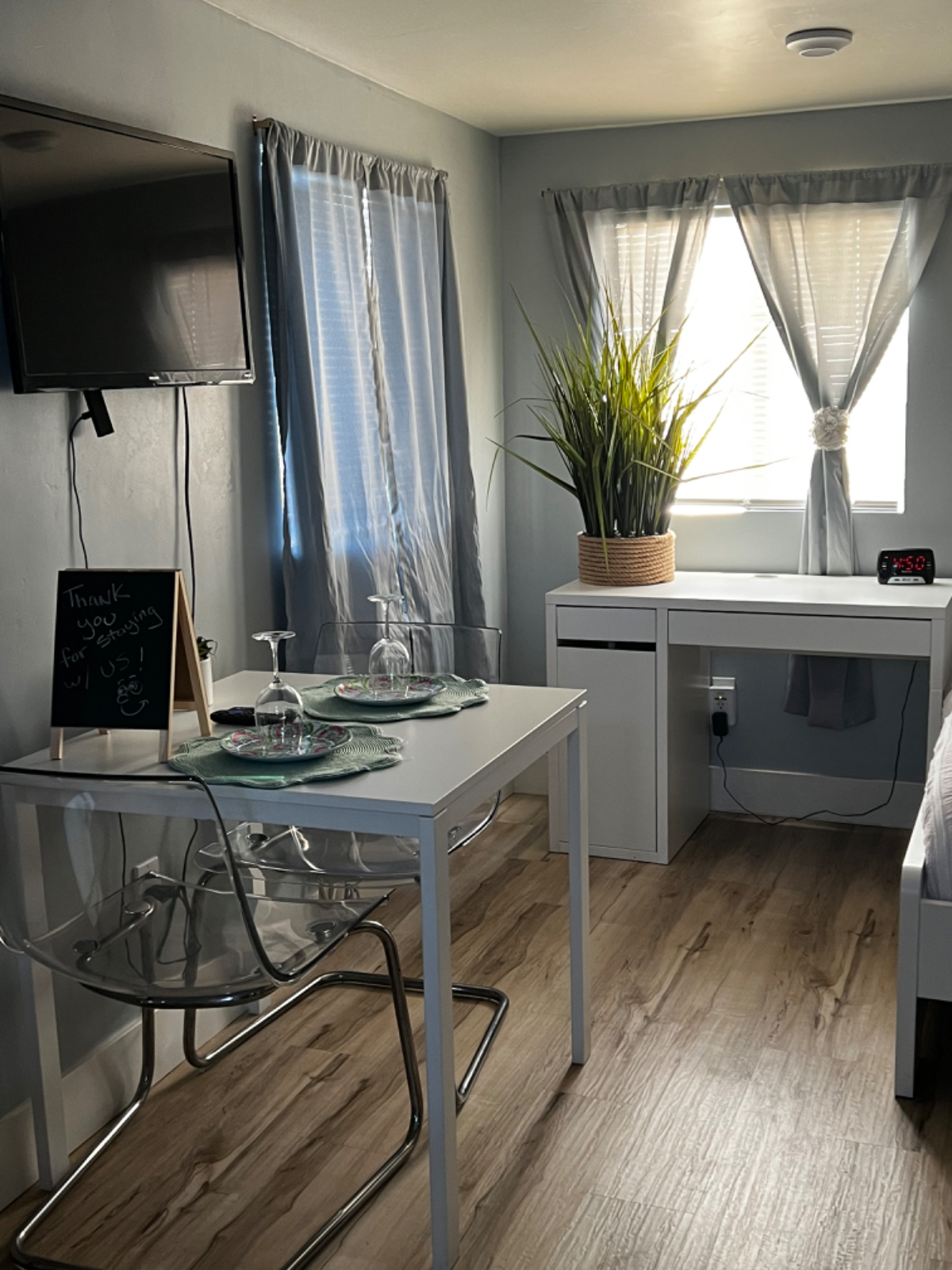 Convenient and Comfortable Studio Rental in San Diego - Minutes from Downtown and Major Hospitals and Attractions - Photo 2