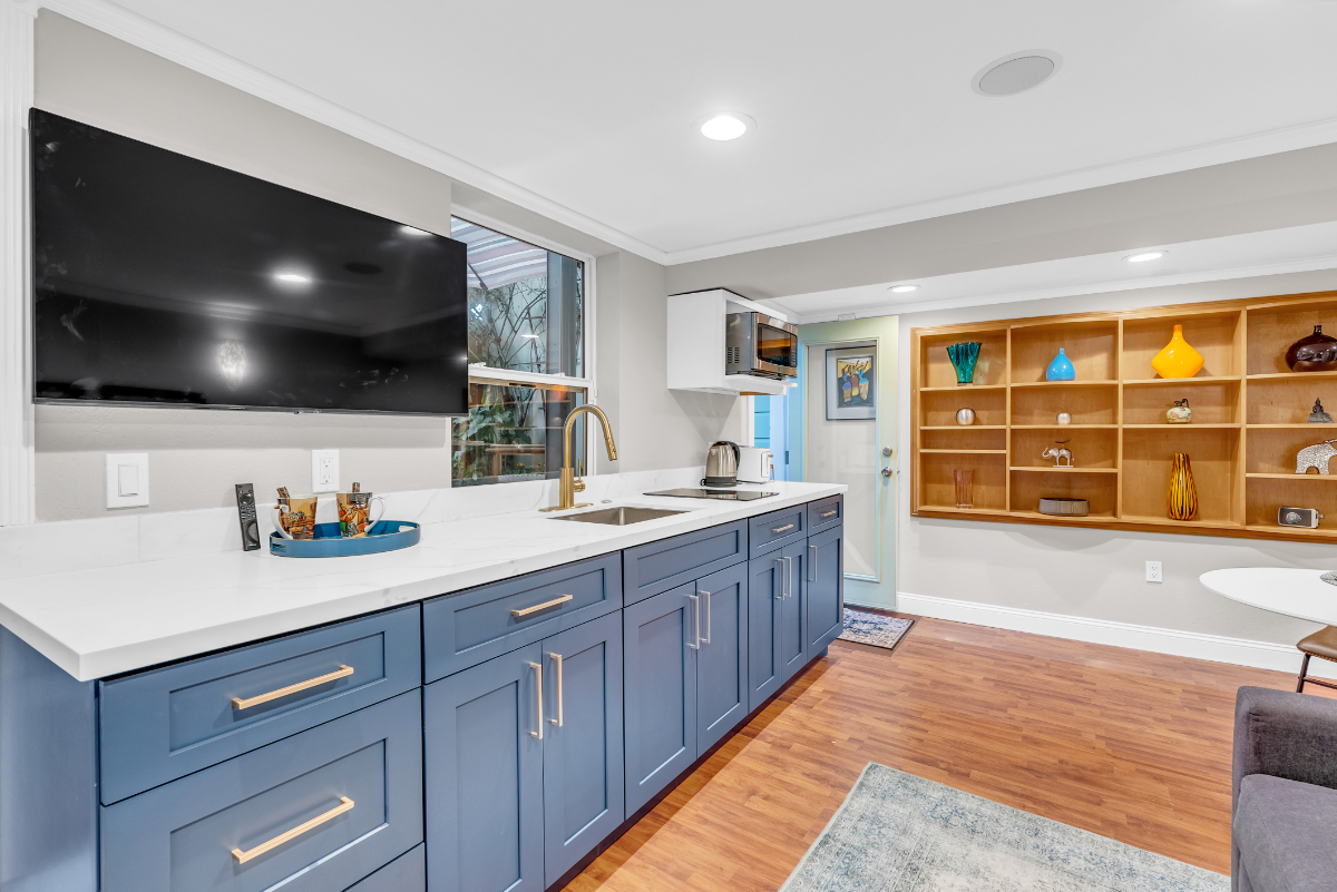 Brand New Remodel 1-bed / 1 bath / Backyard Oasis - Photo 2
