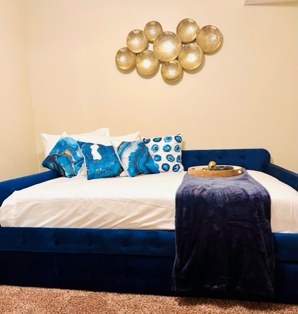 1 private bedroom/bath Close to Mon  Ruby Memorial Hospital - Photo 8
