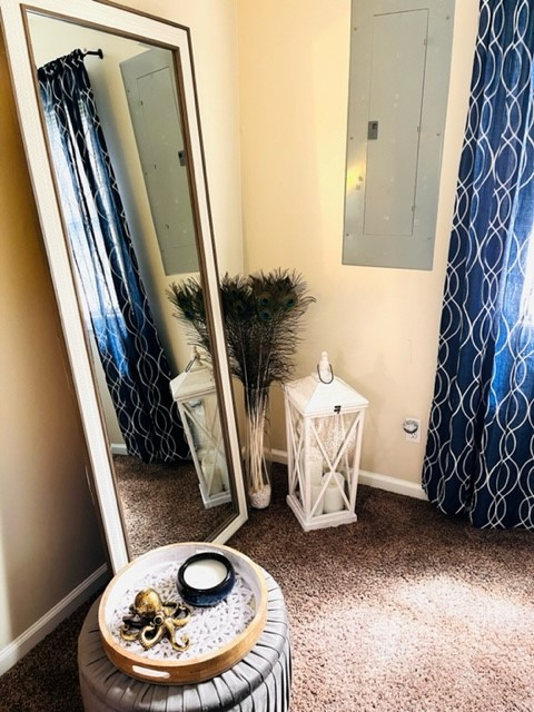 1 private bedroom/bath Close to Mon  Ruby Memorial Hospital - Photo 12