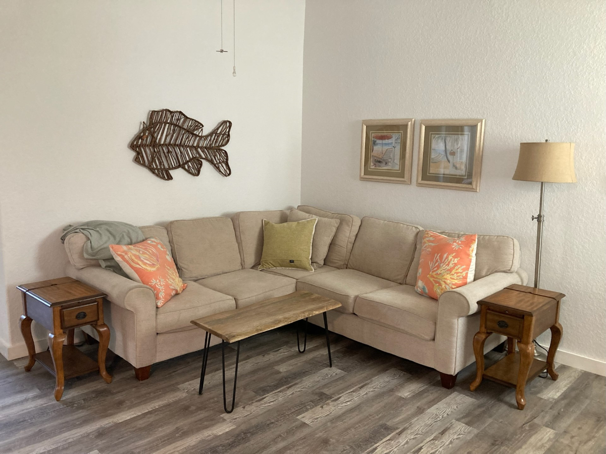 Chic 2-Bed Condo in Jacksonville Beach - Luxury, Comfort & Prime Location - Photo 4