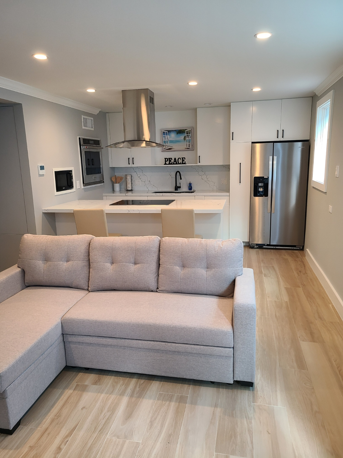 Newly Built Apartment Retreat with Private Entrance and Beautiful Backyard in Los Angeles - Photo 2