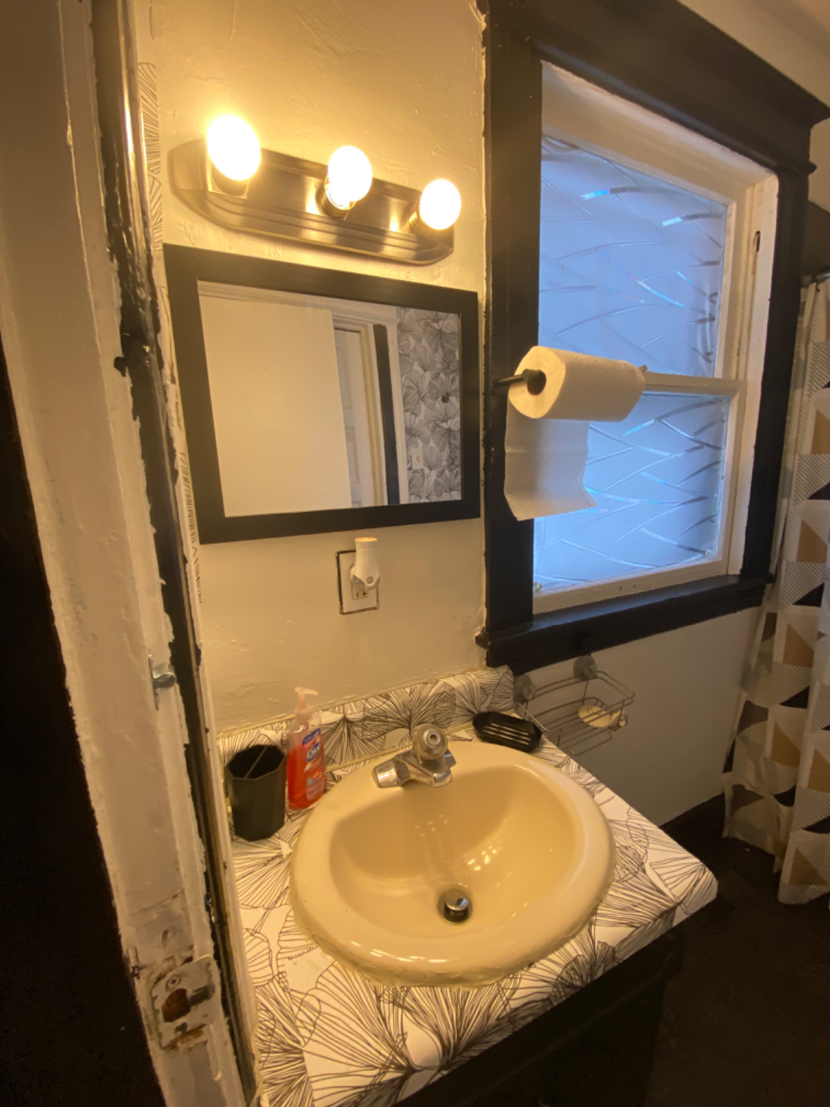 Studio10MInStrong&AirportFullStudioStackeableWasherNDryer1600/mth - Photo 10