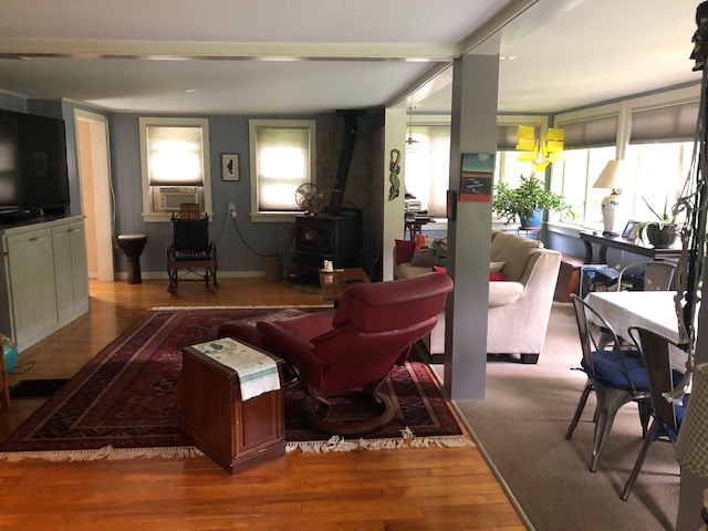 Large room with private bath - Photo 6
