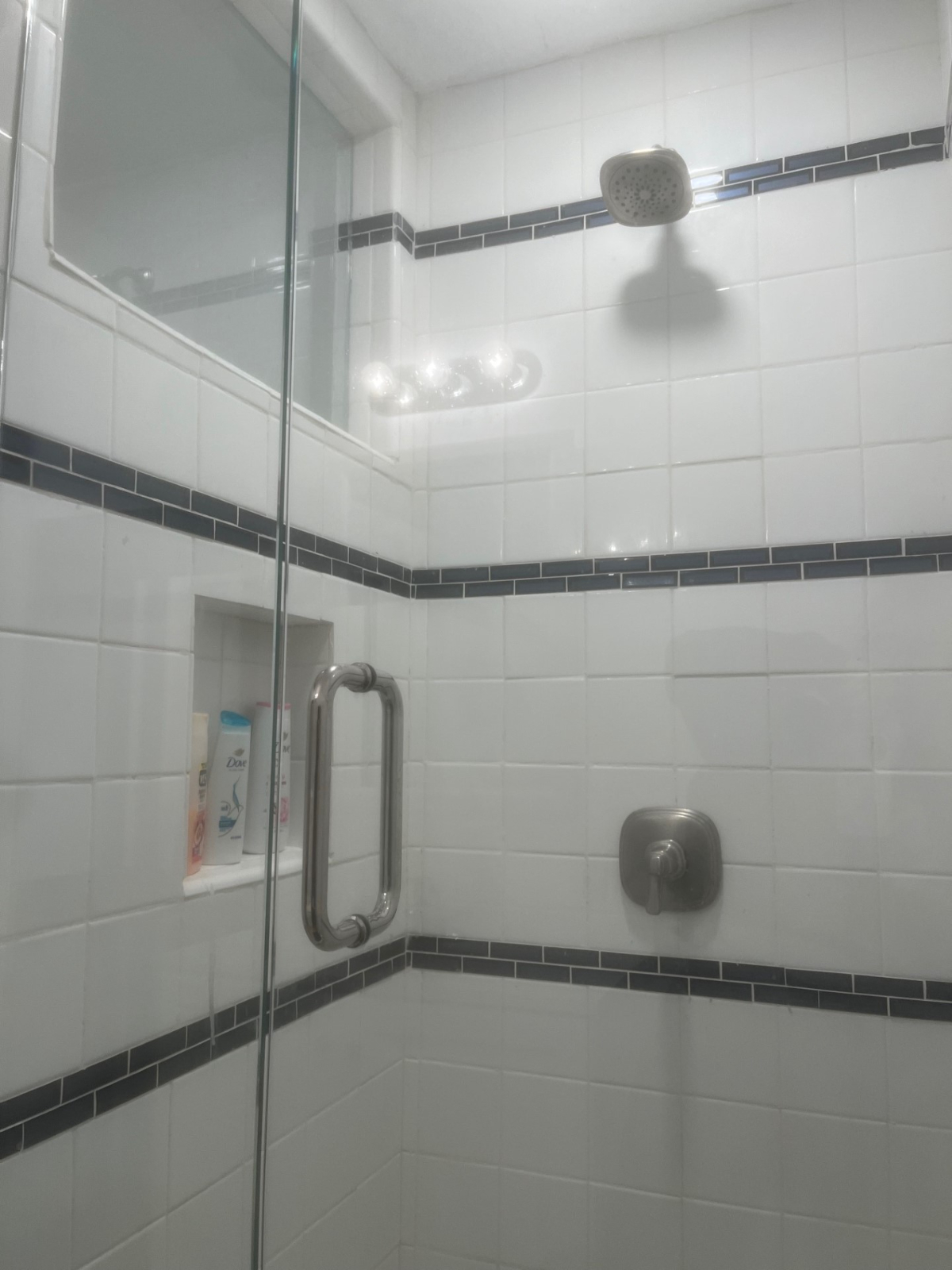 Convenient quiet 2-bed w/new kitchen and bath - Photo 11