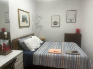Convenient quiet 2-bed w/new kitchen and bath - Photo 4
