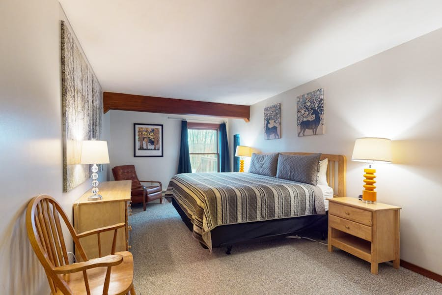 Secluded ski condo near Killington with fast WiFi shared outdoor pool and tennis courts - Photo 10