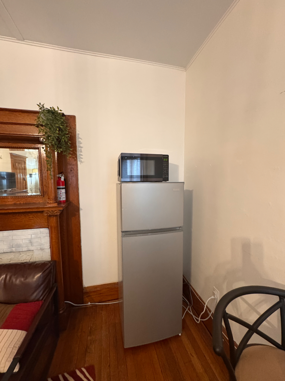 Spacious Studio w/Queen bed in a House - Photo 10
