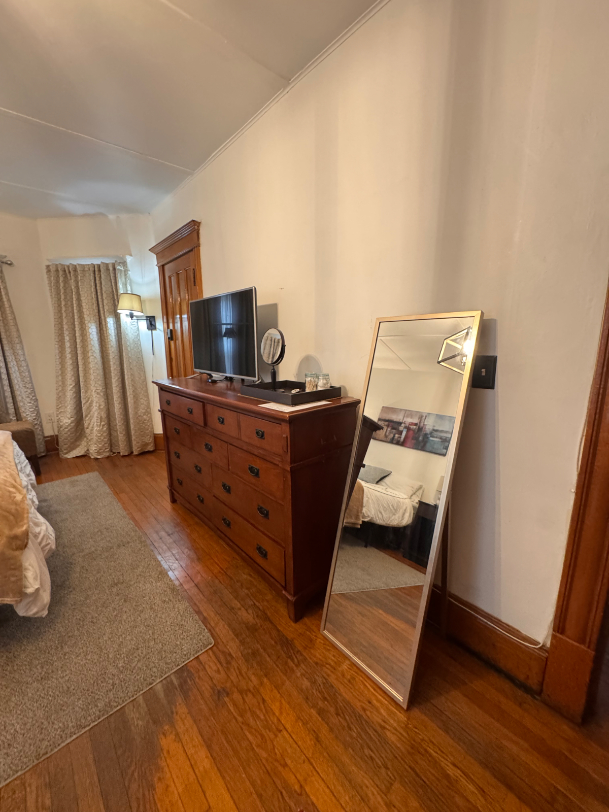 Spacious Studio w/Queen bed in a House - Photo 3