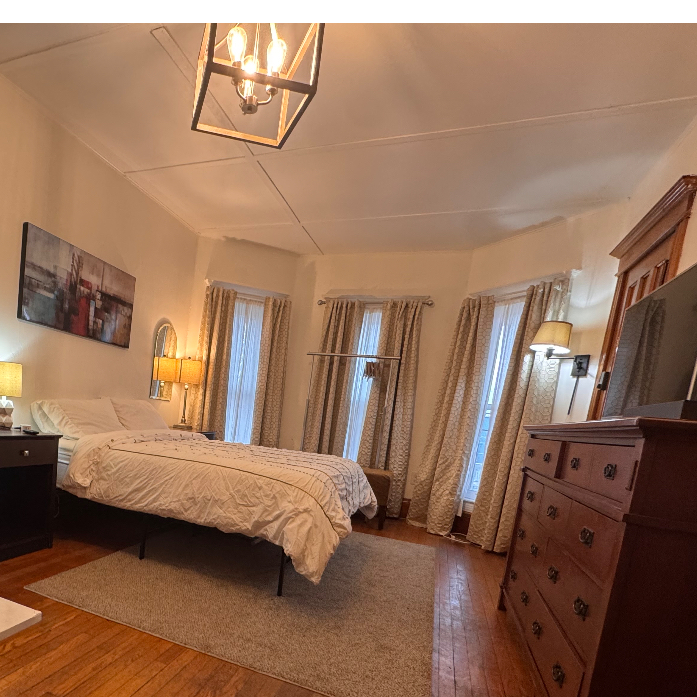 Spacious Studio w/Queen bed in a House - Photo 12