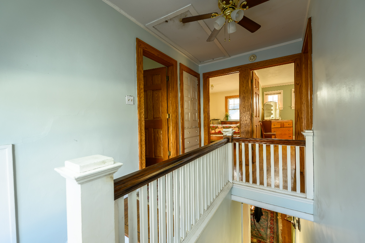 Beach house on private street 5 minutes to downtown and University Circle - Photo 11