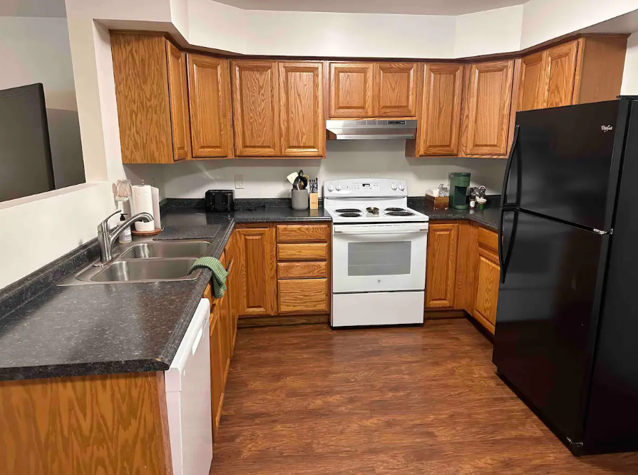 Cozy 2Br Finger Lakes Apartment - Photo 8