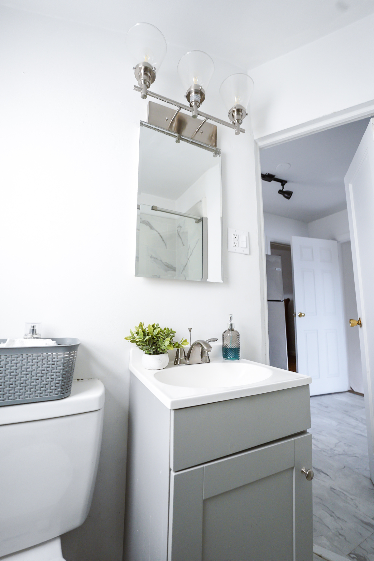 Cozy Elegant Apartment Near All Major Nassau Long Island Hospitals - Photo 9