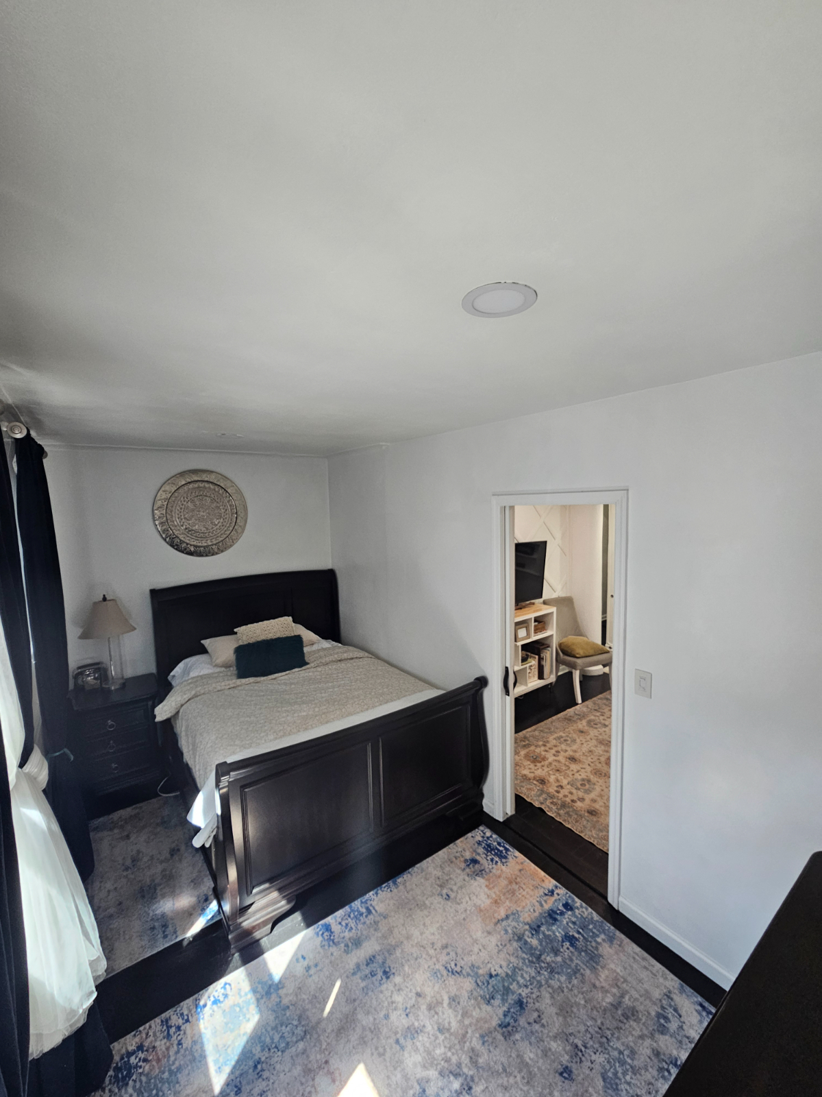 Bright 2 bedroom apt  in quiet neighborhood - Photo 3