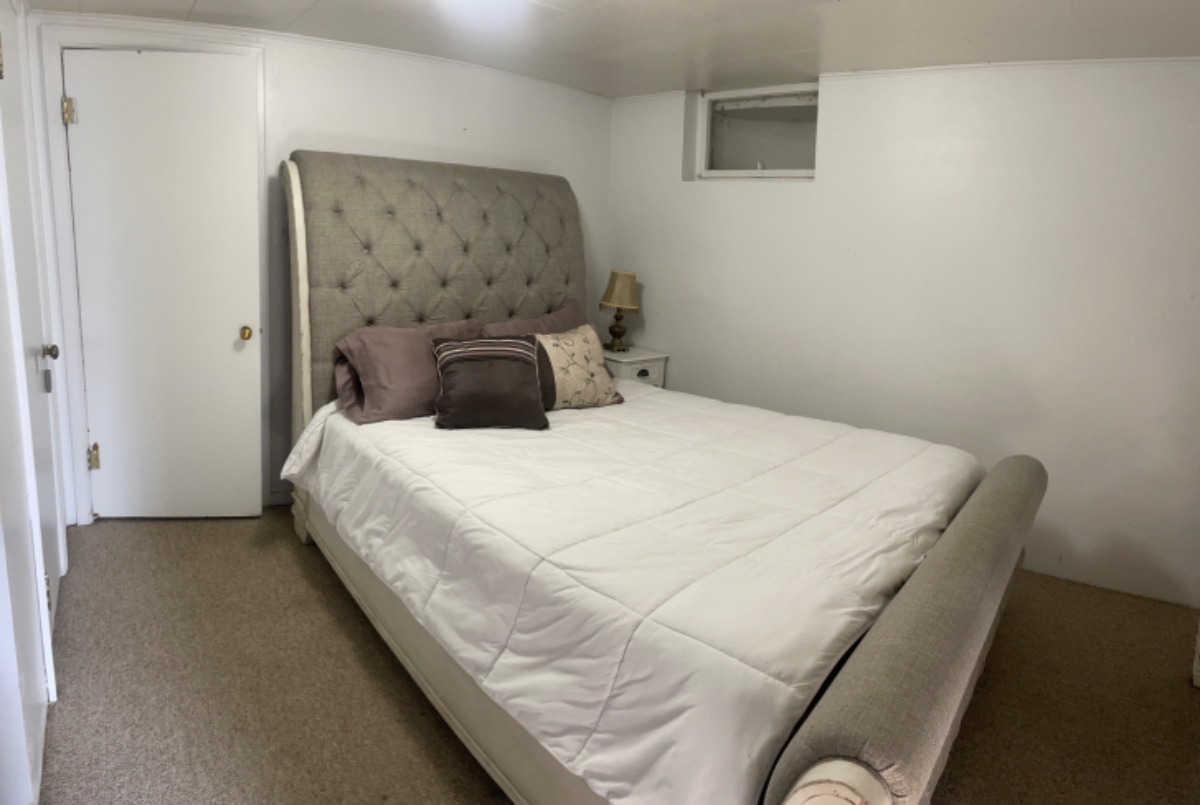 Comfortable Spacious 2 Bedroom Basement Apartment - Photo 5