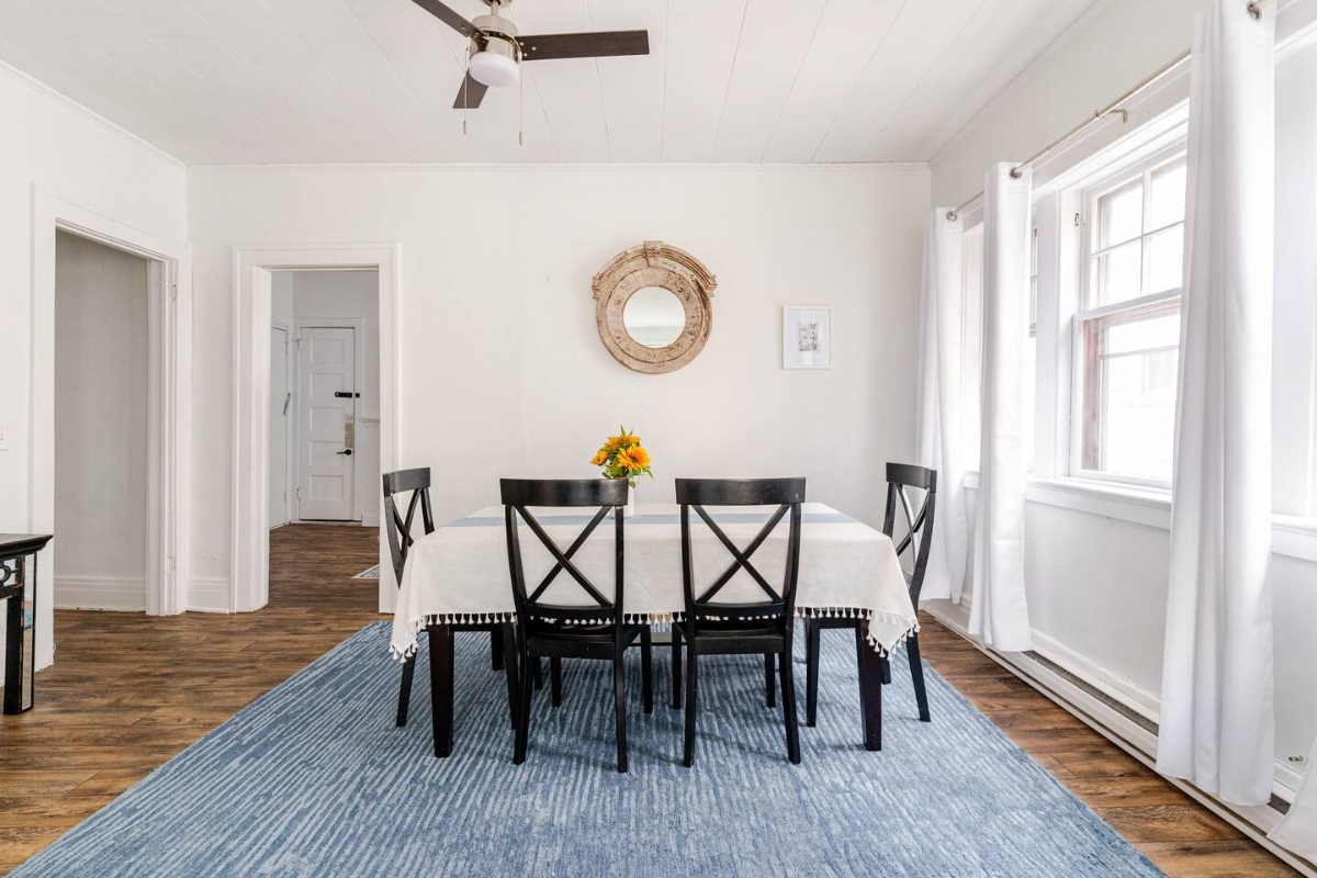 Close to Hospitals - 1 Bedroom - Open and Bright - Photo 4