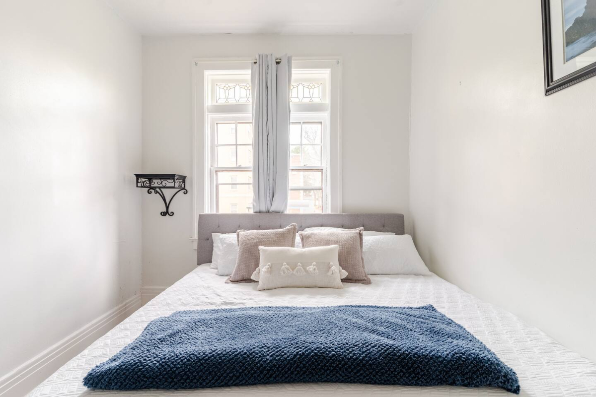 Close to Hospitals - 1  Bedroom - Open and Bright - Photo 9