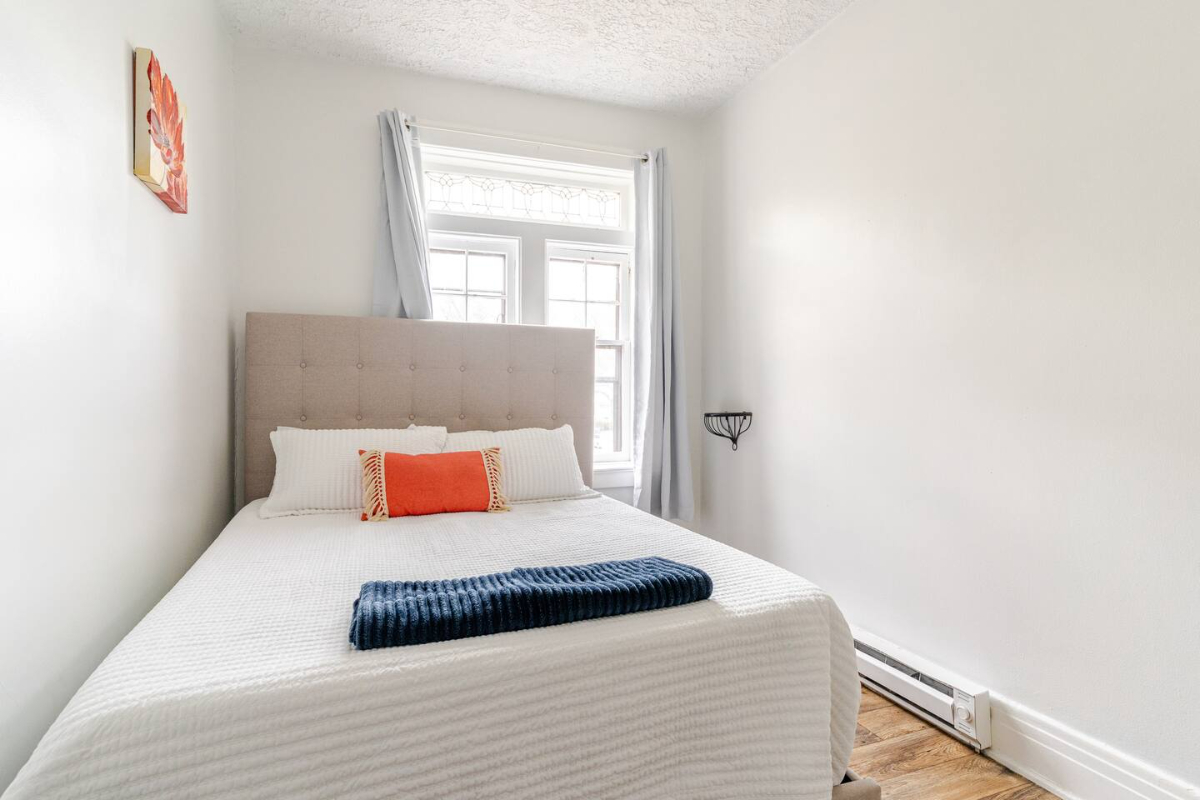 Close to Hospitals - 1  Bedroom - Open and Bright - Photo 12