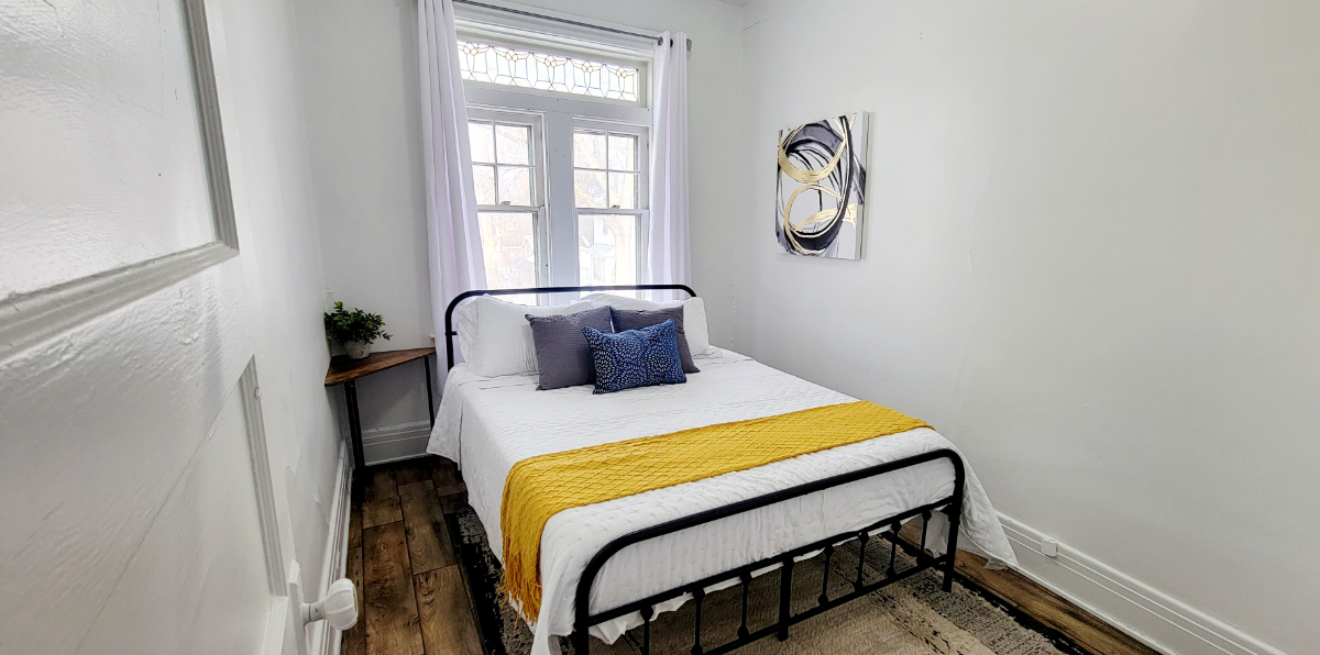 Close to Hospitals - 1  Bedroom - Open and Bright - Photo 7