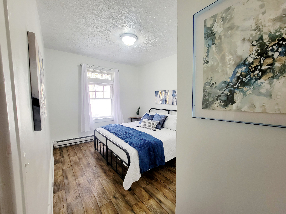 Close to Hospitals - 1  Bedroom - Open and Bright - Photo 9