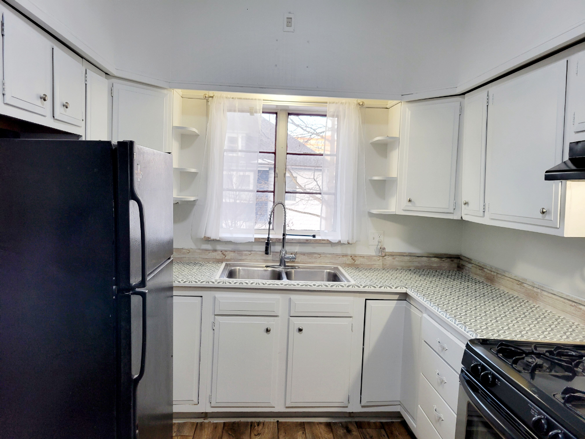 Close to Hospitals - 1  Bedroom - Open and Bright - Photo 12