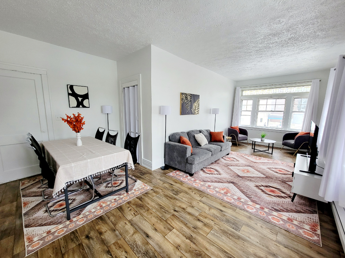 Close to Hospitals - 1  Bedroom - Open and Bright - Photo 4
