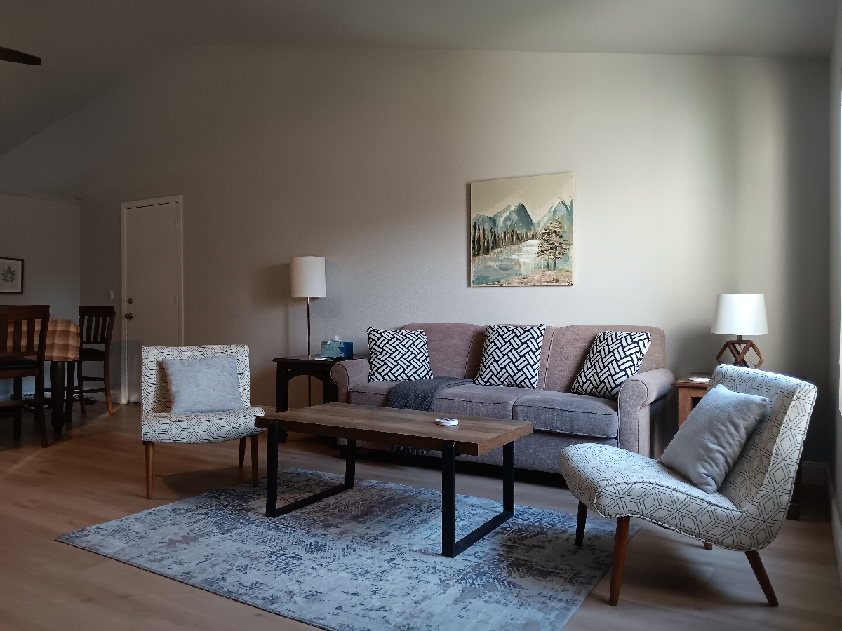 Entire 3Bed/2Bath House - Great, Walkable Location