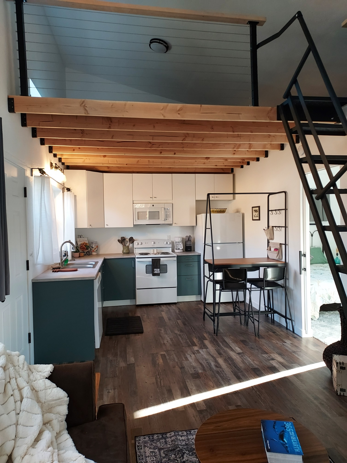 Guest House (ADU) in Residential Setting (1,300/mo.) Vancouver WA - Photo 5