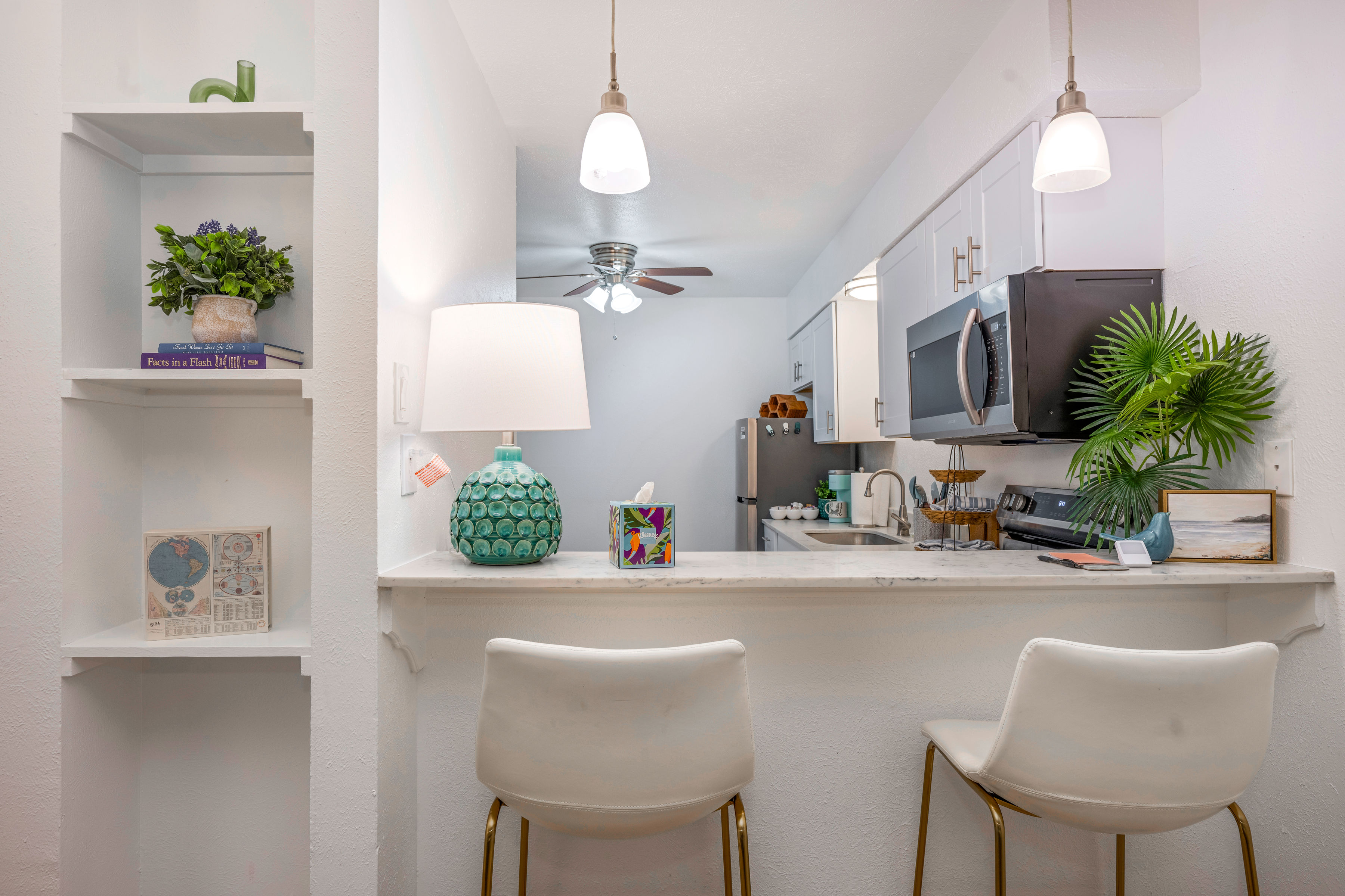 Bright and Charming 1 bedroom -Private Garage Parking! - Photo 12