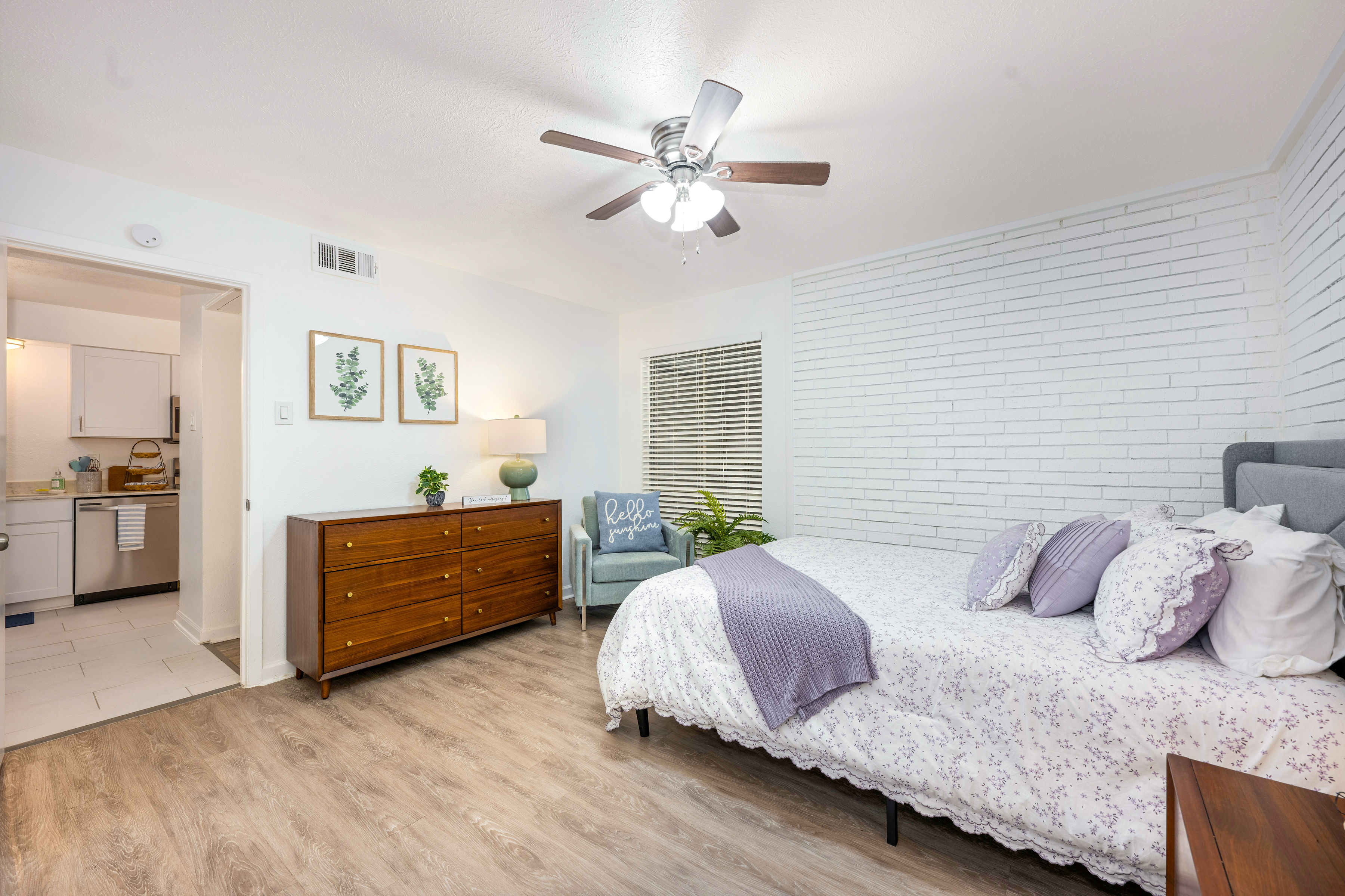 Bright and Charming 1 bedroom -Private Garage Parking! - Photo 9