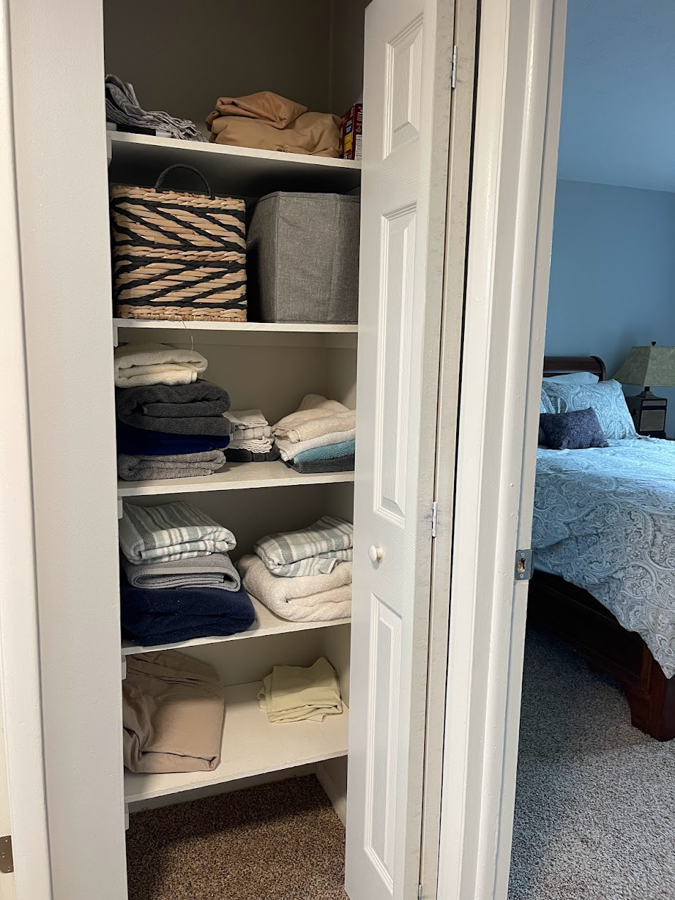 Perfect for Extended Stay -  Near golf course, walking trails, shopping, hospitals, colleges & more - Photo 10