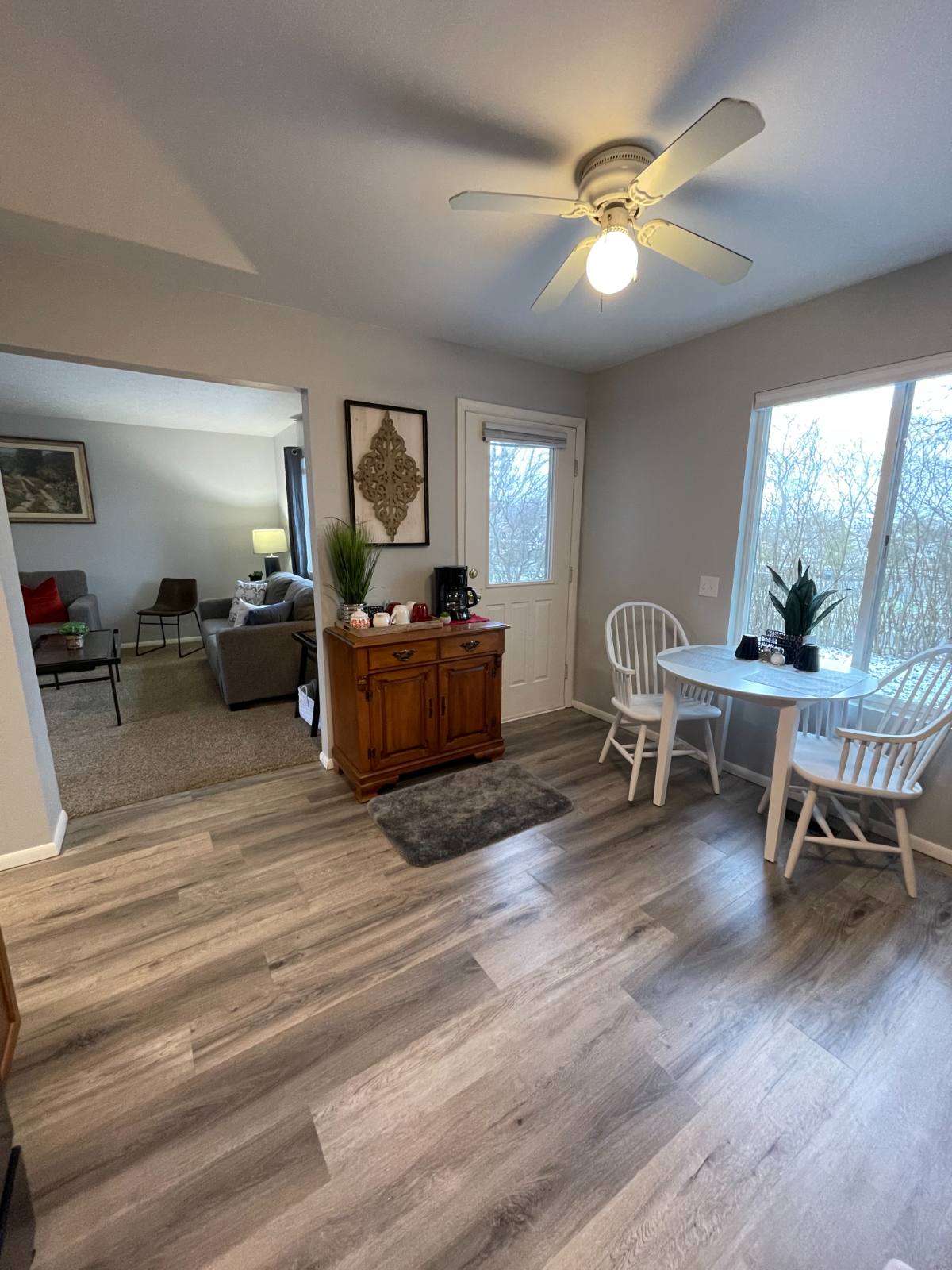 Perfect for Extended Stay -  Near golf course, walking trails, shopping, hospitals, colleges & more - Photo 7