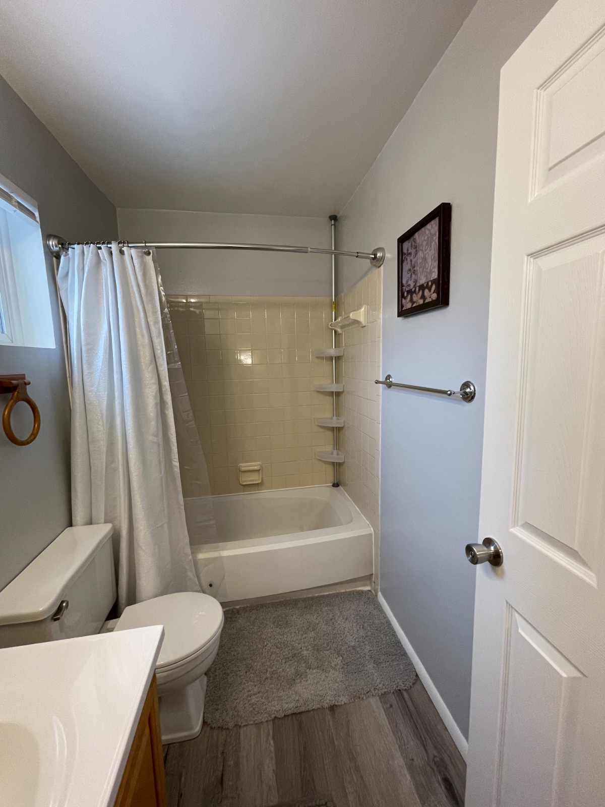 Perfect for Extended Stay -  Near golf course, walking trails, shopping, hospitals, colleges & more - Photo 12