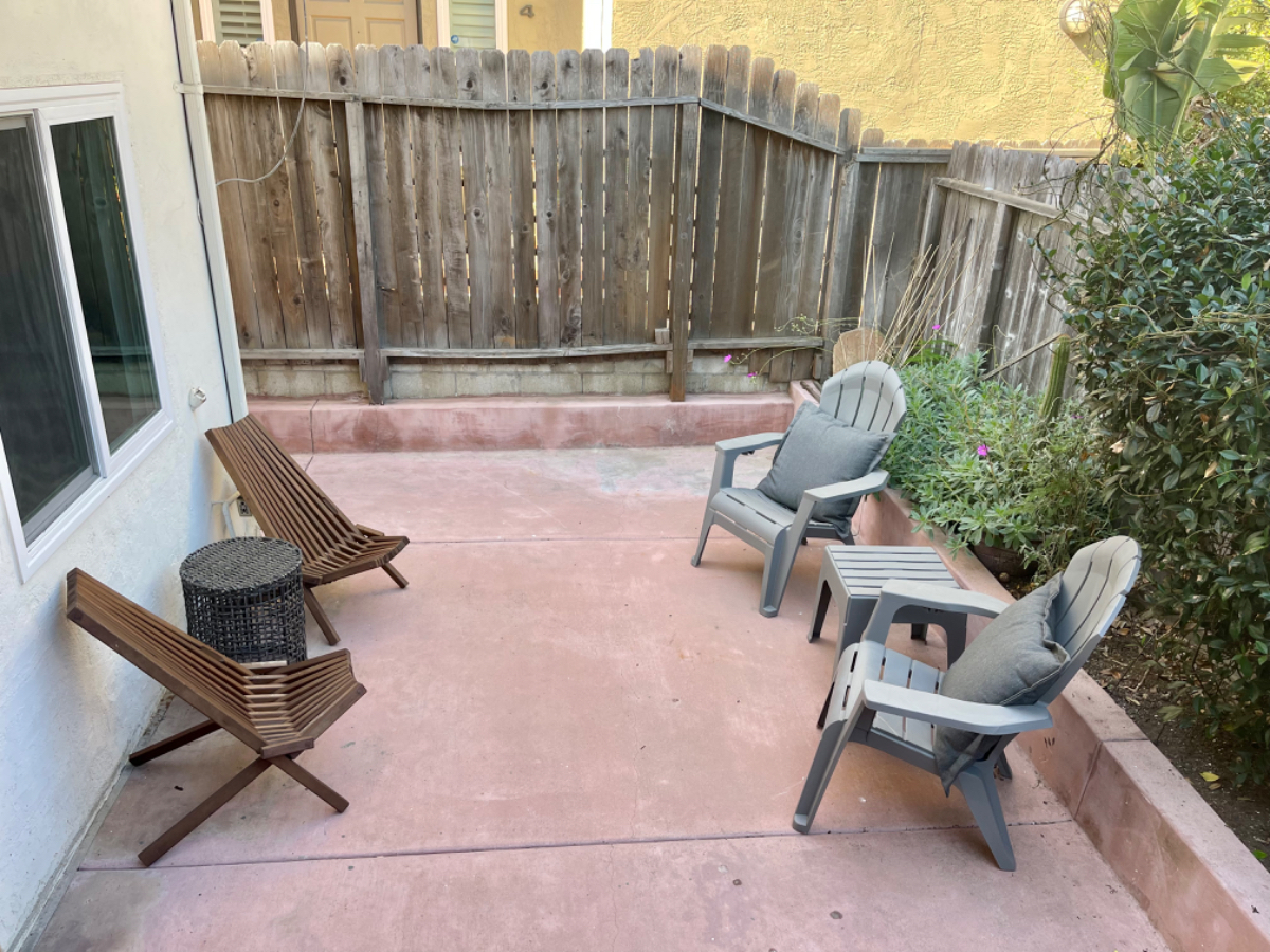 Newly remodeled 1 bed/1bath 2 blocks to Law st beach - Photo 2