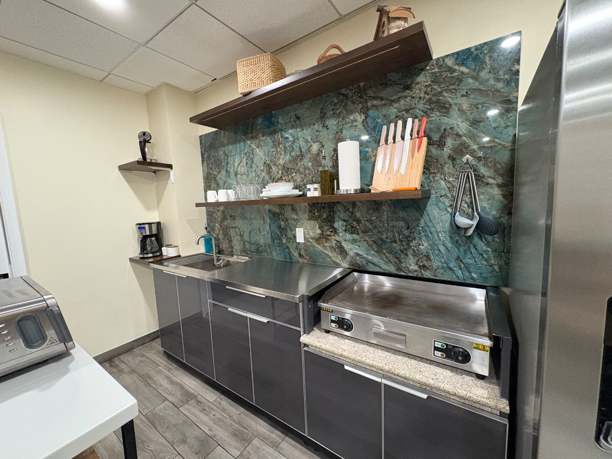 Quiet 2BR Near 4 Hospitals - Ideal for Travel Nurses - Photo 8