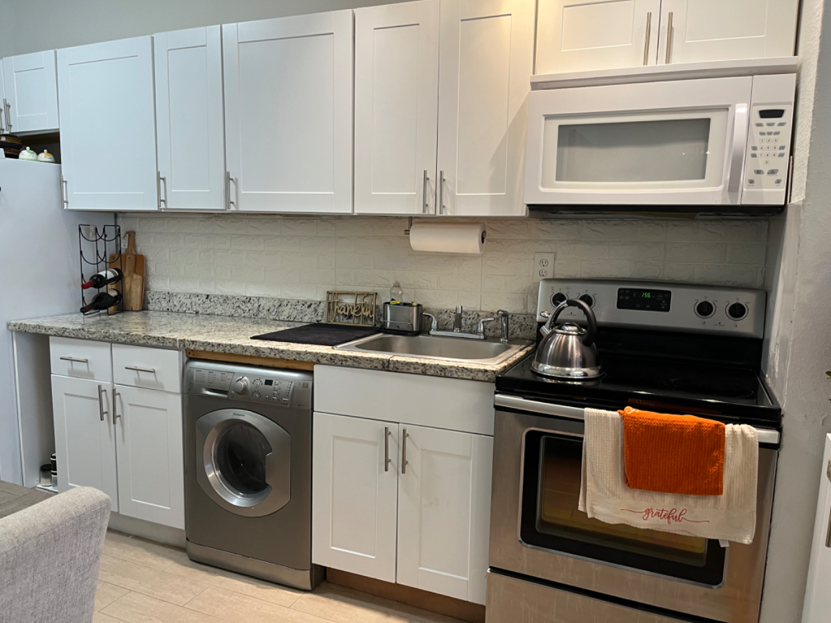 Cozy 1 br 1ba in Oceanside Condo - Photo 2