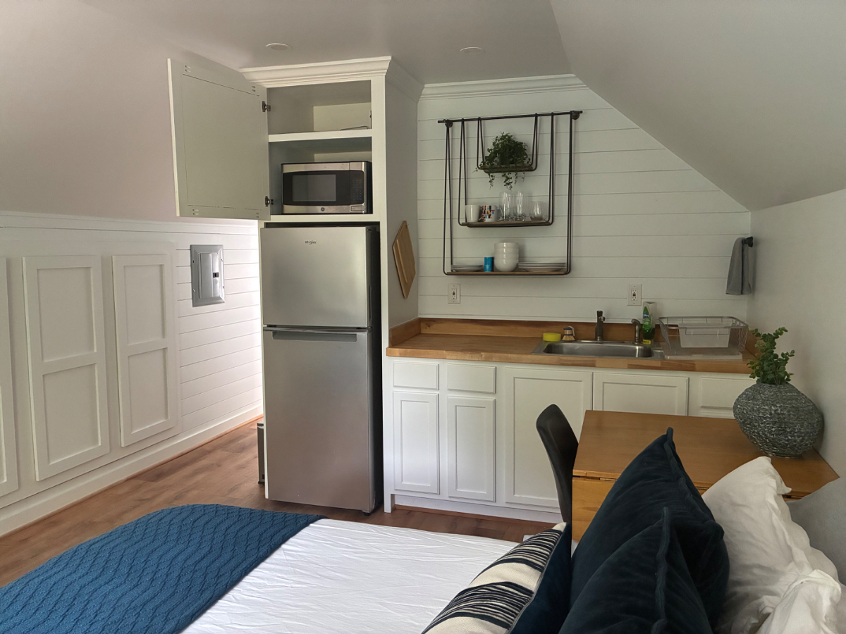 Peaceful Studio Garage Apartment - Photo 4