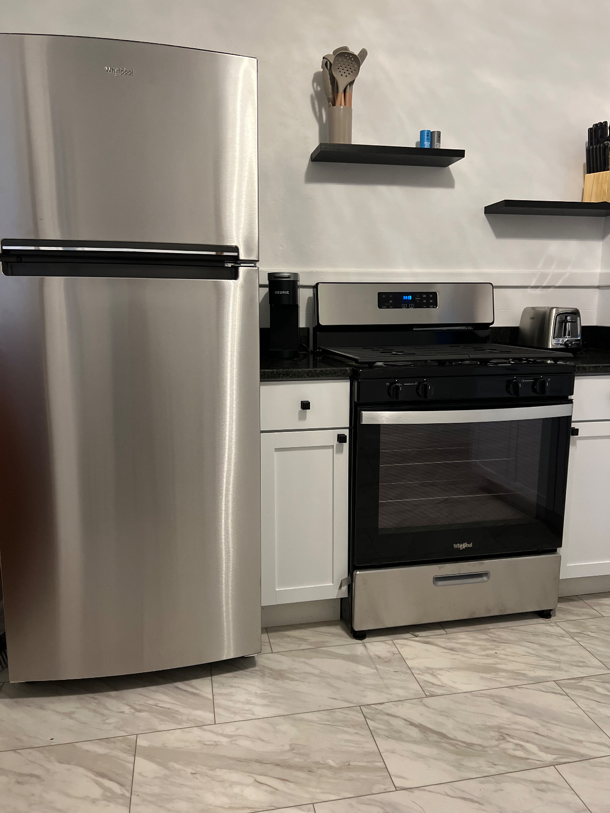 Luxury Apartment near Hospitals/hardwood/ - Photo 7