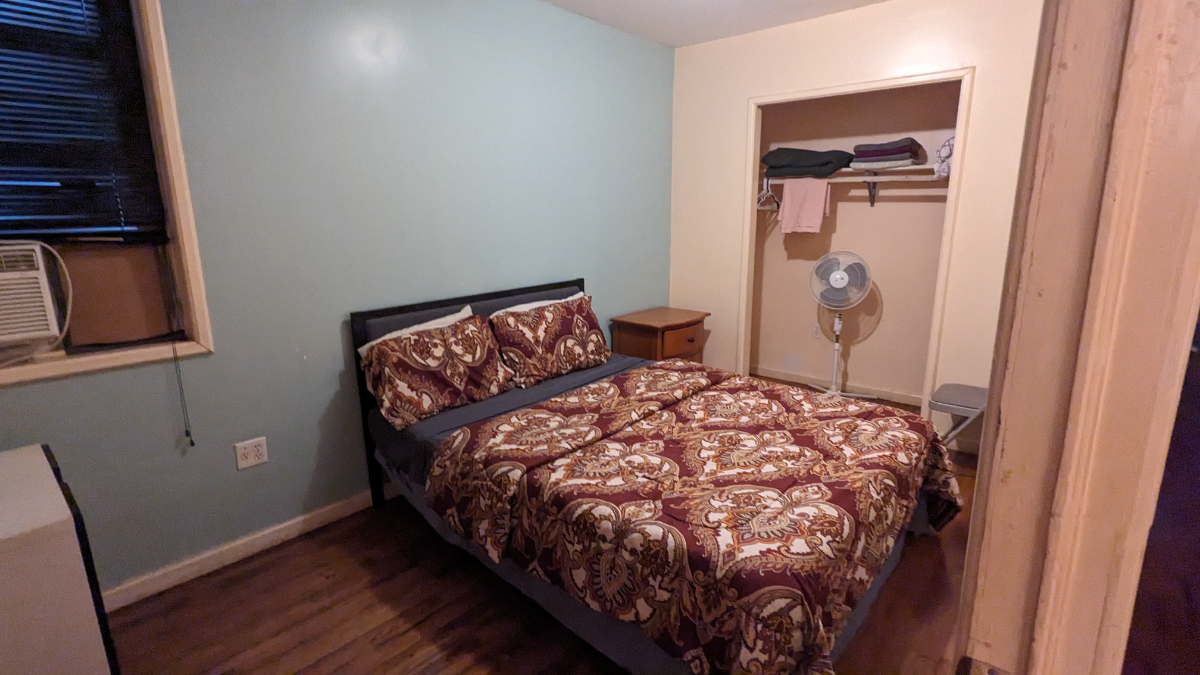 The room rentals in crown heights - Photo 10
