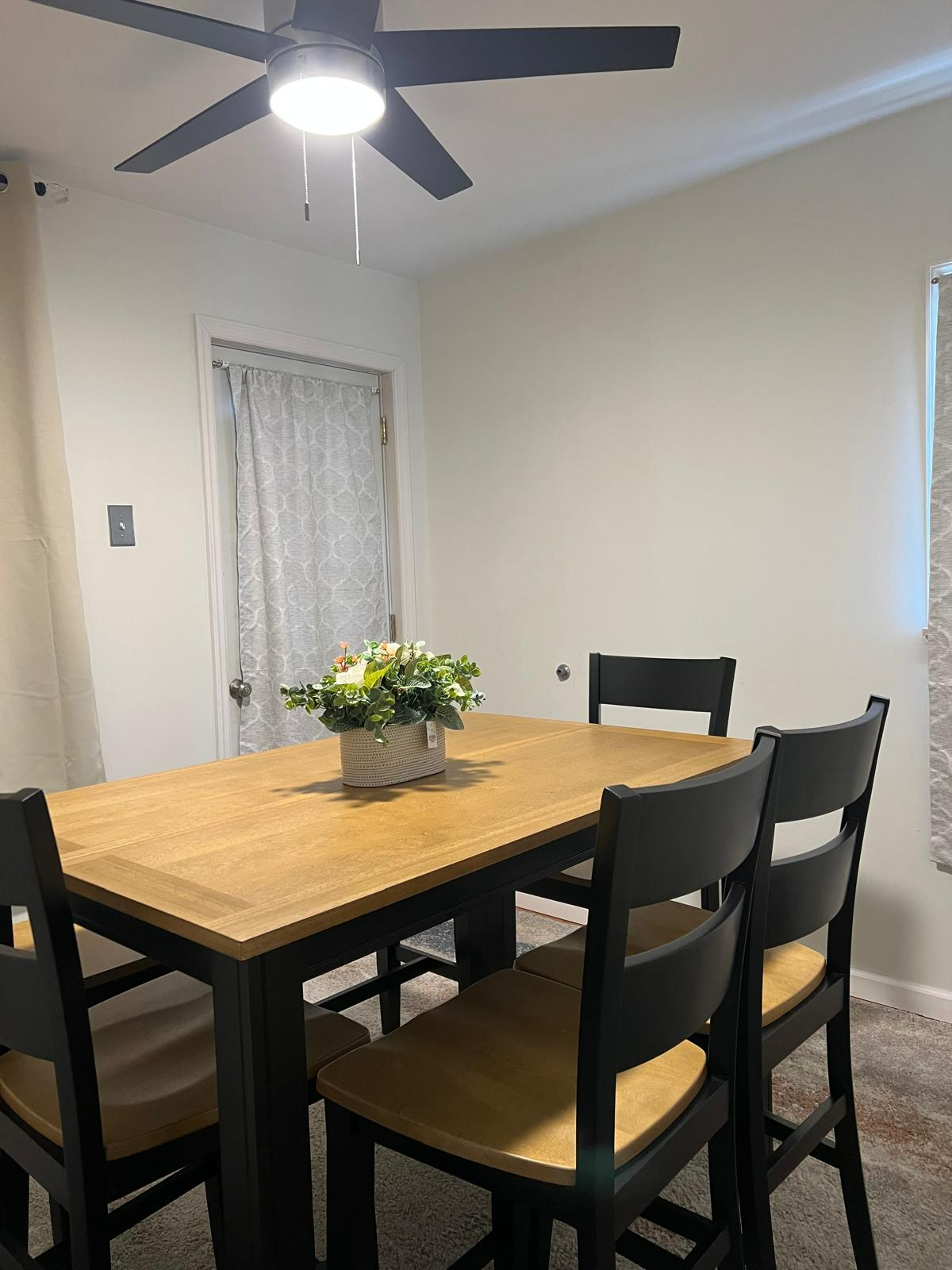 Great Two Bedroom in Albany  -Walking distance to Albany Medical Center and Albany VA Hospital - Photo 10