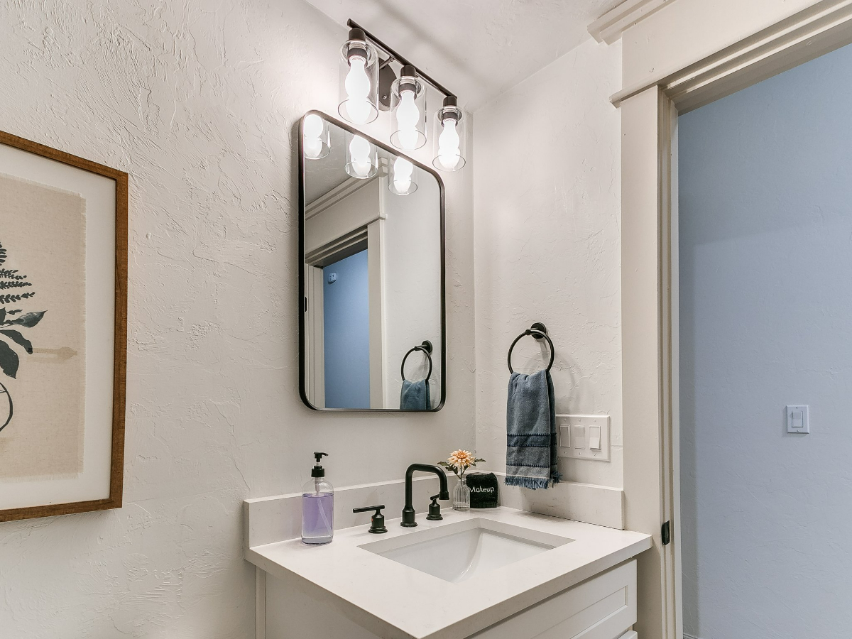 Fully renovated home close to ALL in OKC - Photo 9